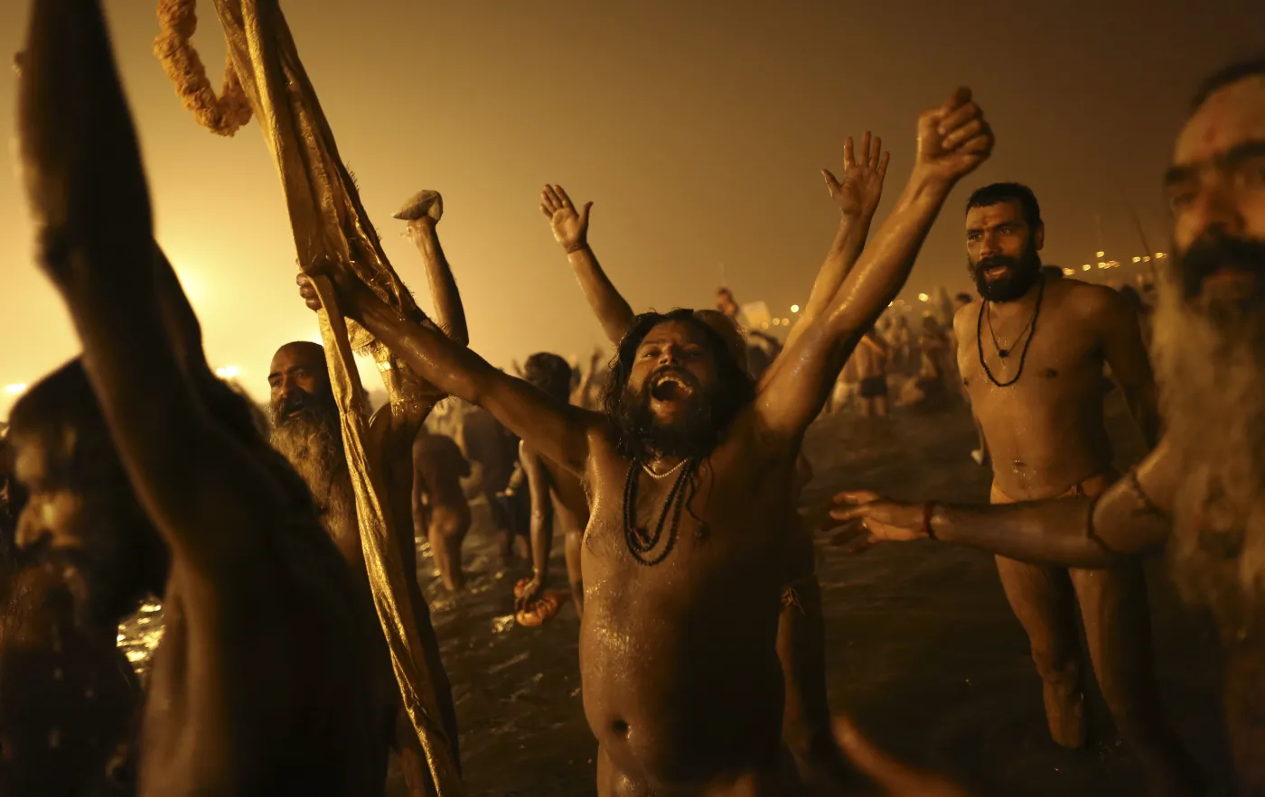 4515742-swieto-kumbh-mela-indie.jpg