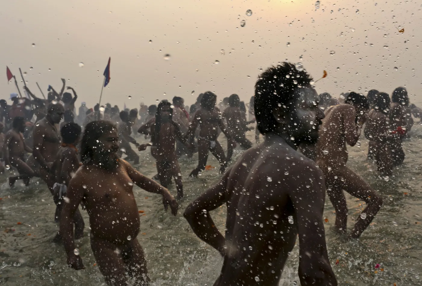 4515771-swieto-kumbh-mela-indie.jpg