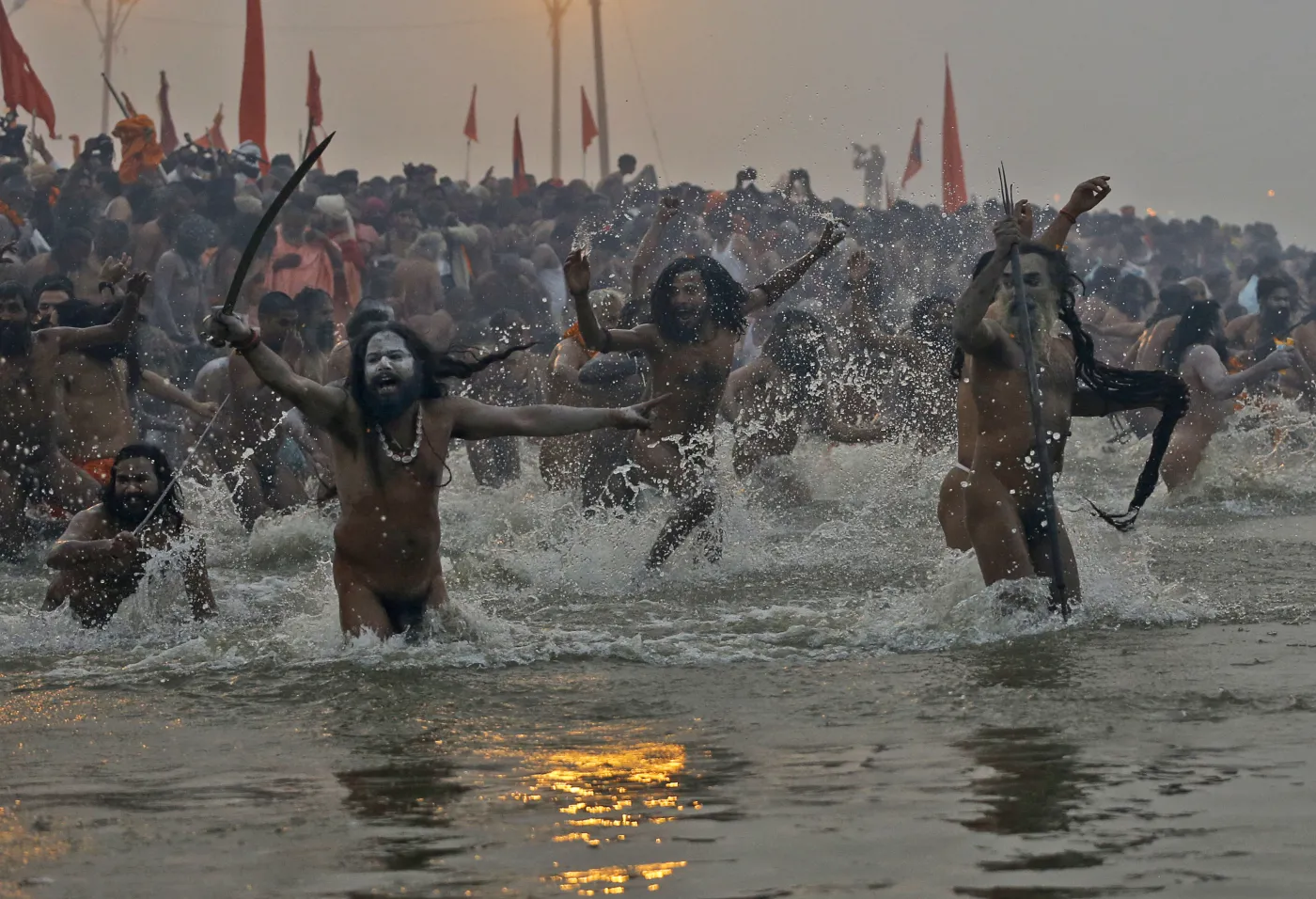 4515945-swieto-kumbh-mela-indie.jpg