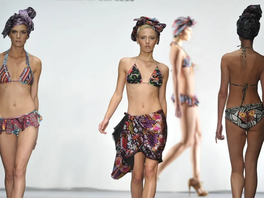 4287097-mexican-fashion-week-2012.jpg