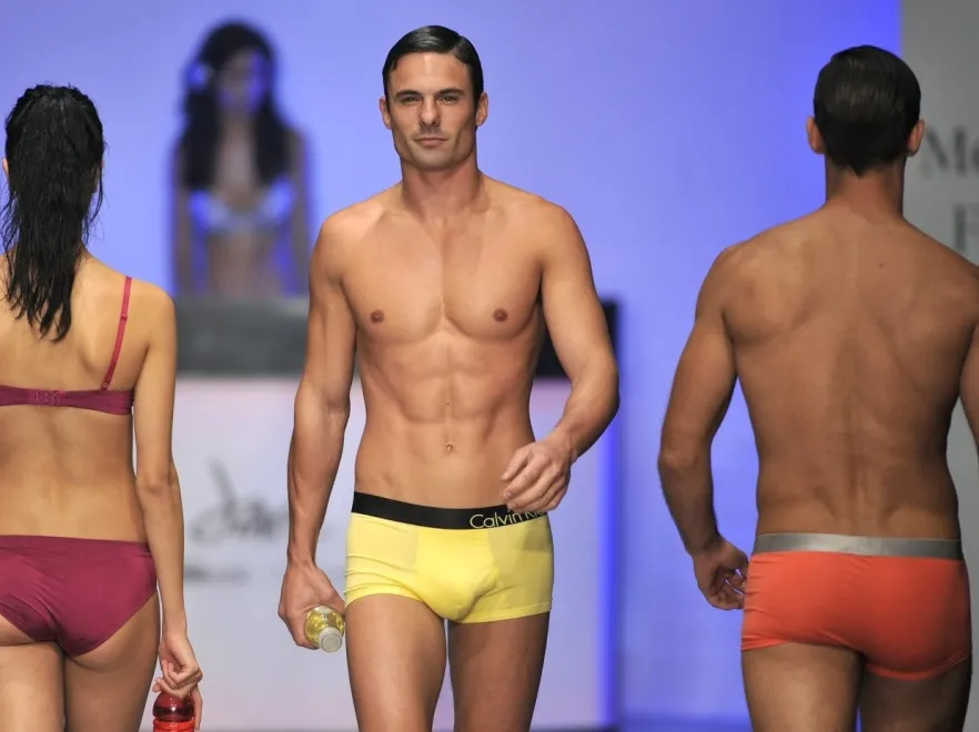 4287274-mexican-fashion-week-2012.jpg