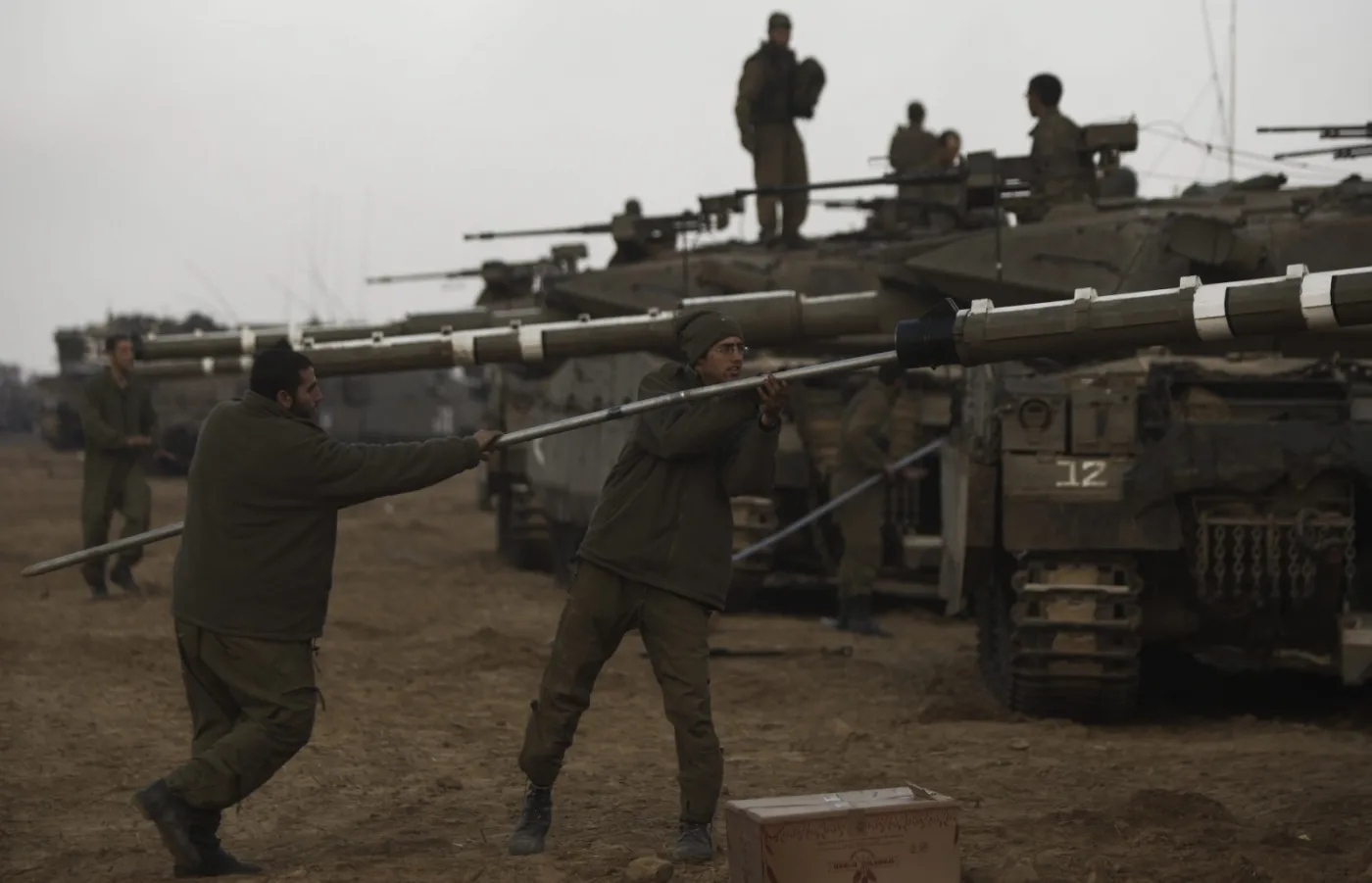 4296271-izrael-strefa-gazy-czolgi.jpg