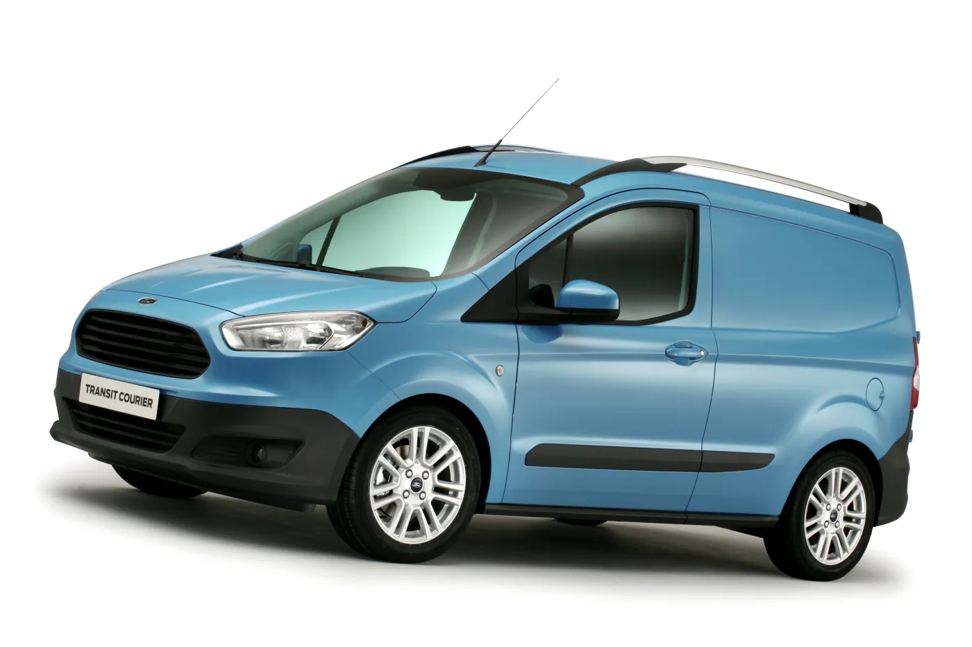 4831731-cv2013-transitcourier-02.jpg