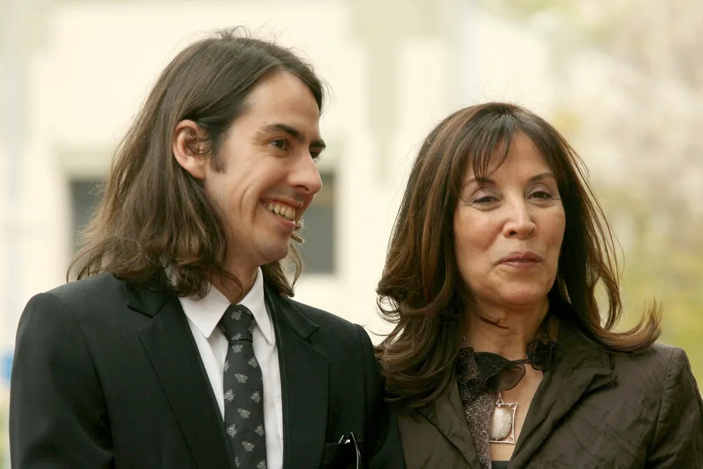 4838734-olivia-i-dhani-harrison.jpg