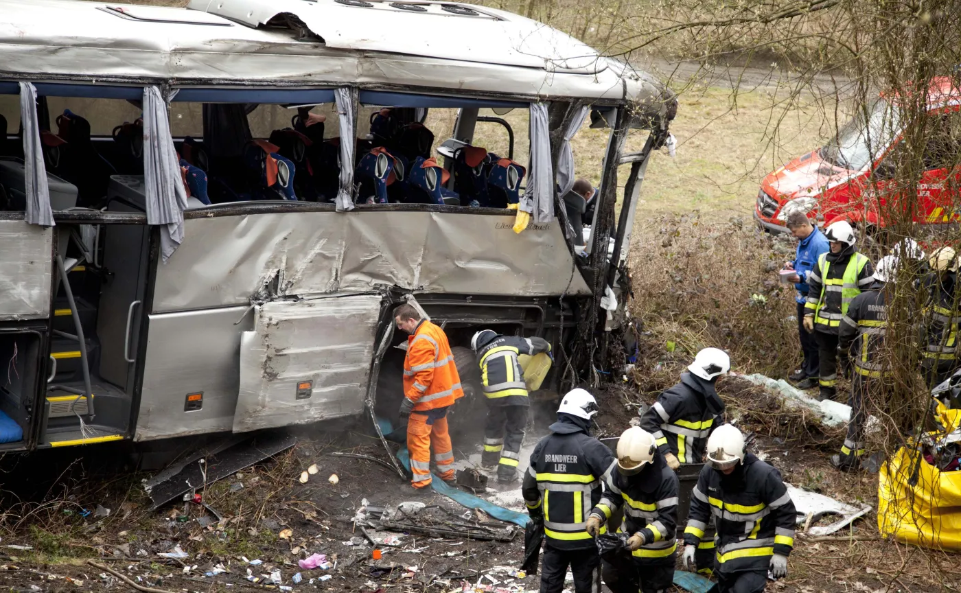 4844644-wypadek-autokaru-w-belgii.jpg