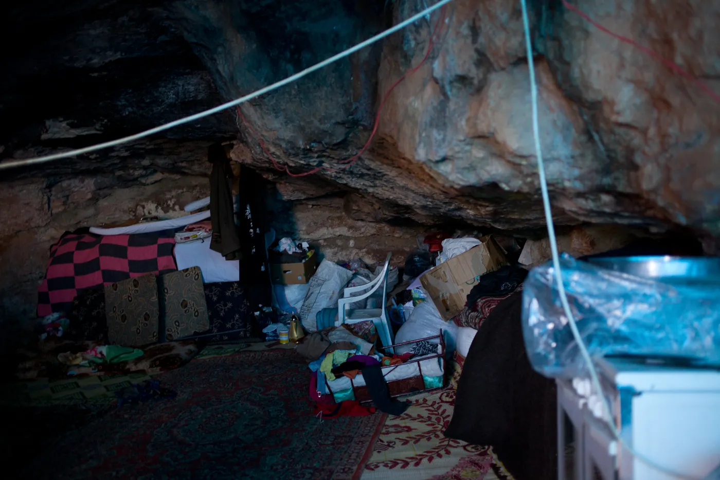 4908083-syria-zycie-w-jaskiniach.jpg