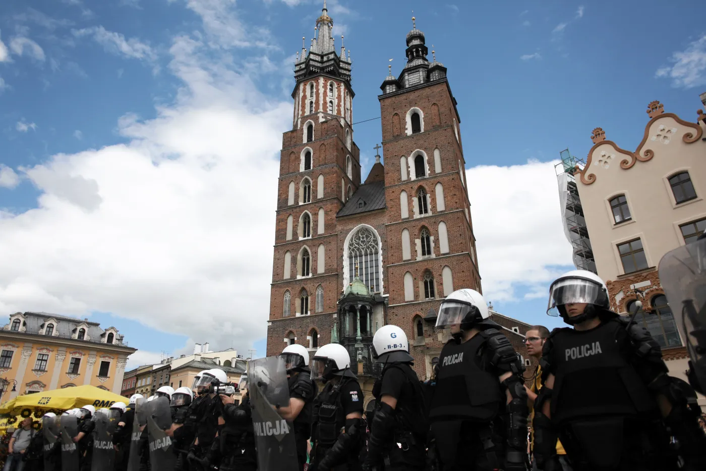 Gorąco w Krakowie. Narodowcy kontra homoseksualiści