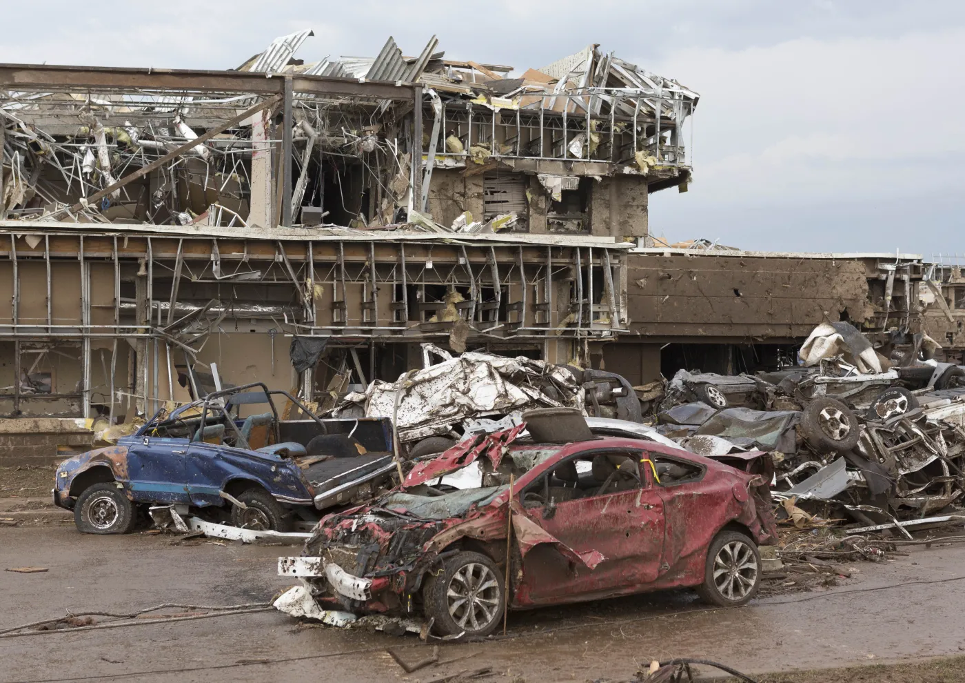  Tornado w USA - zniszczenia