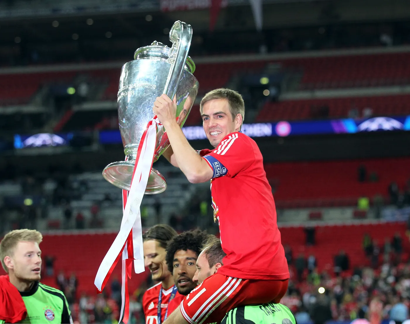 5016043-radosc-pilkarzy-bayernu.jpg