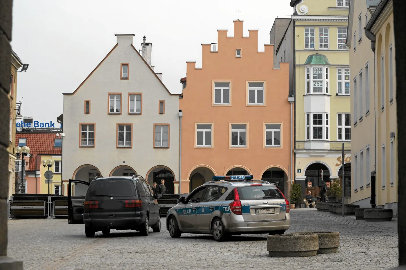 Policja wystawia mandaty 