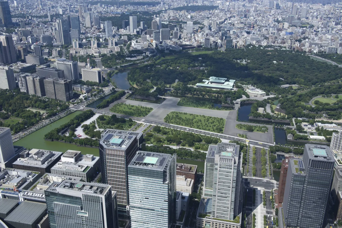 5385026-imperial-palace-garden.jpg