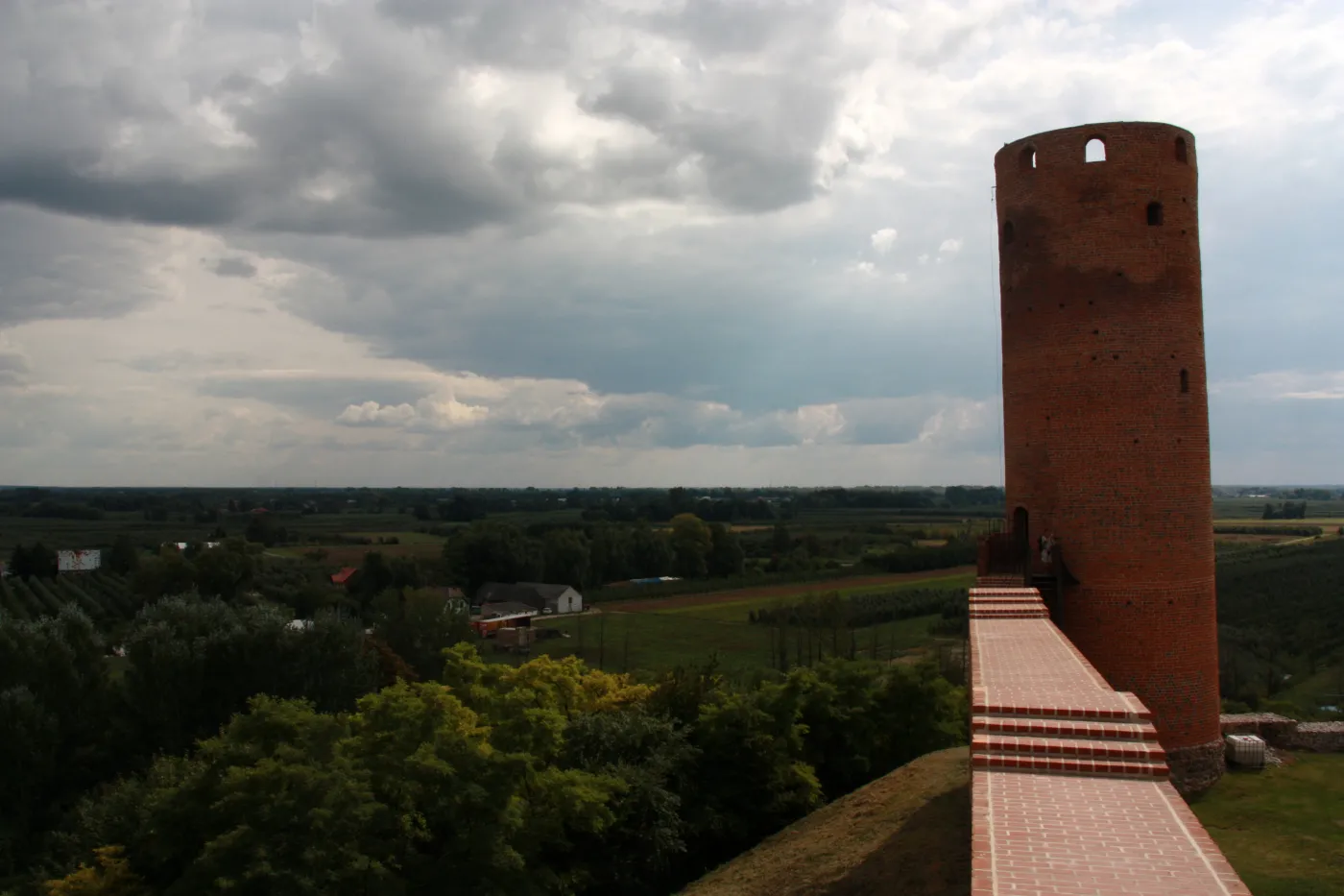5409718-zamek-w-czersku-czersk.jpg