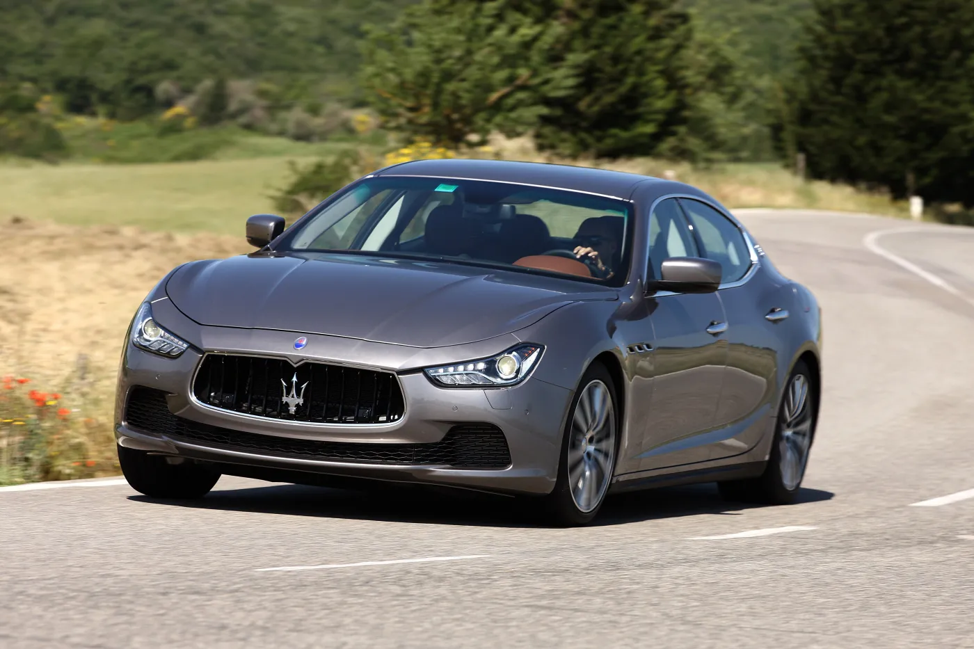 5474725-maserati-ghibli-w-polsce.jpg