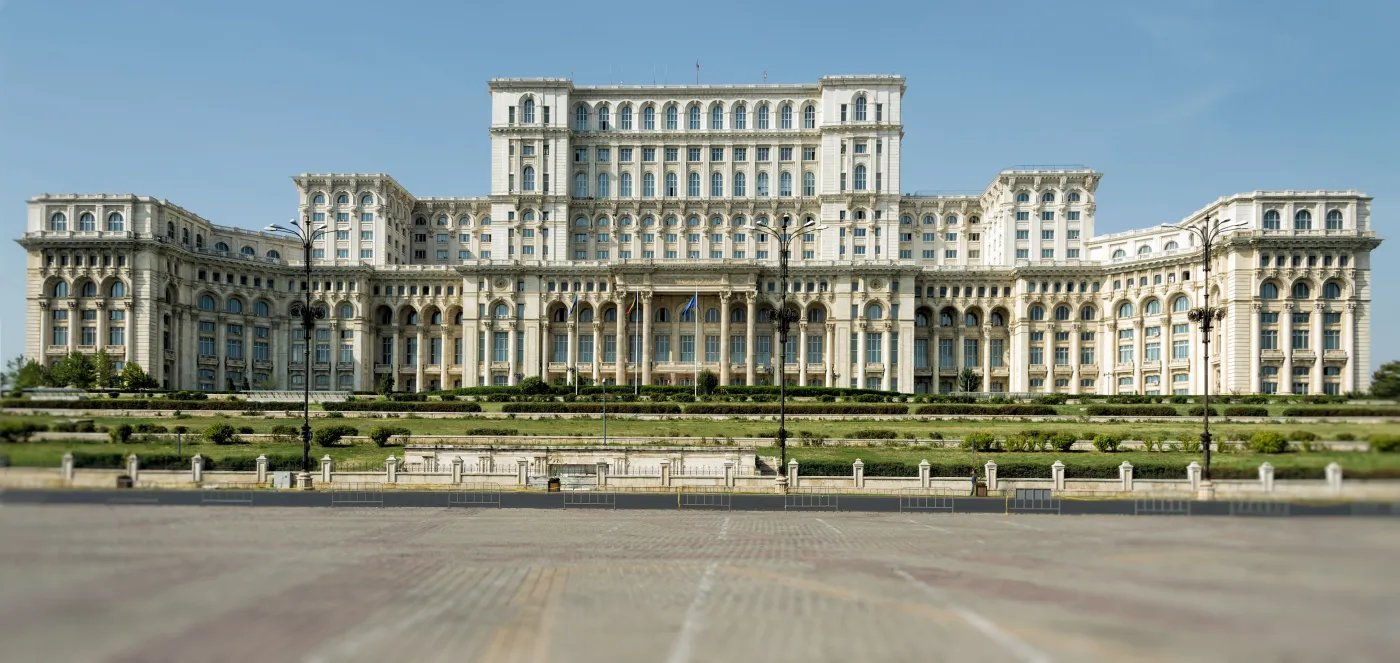 5482364-palace-of-the-parliament.jpg