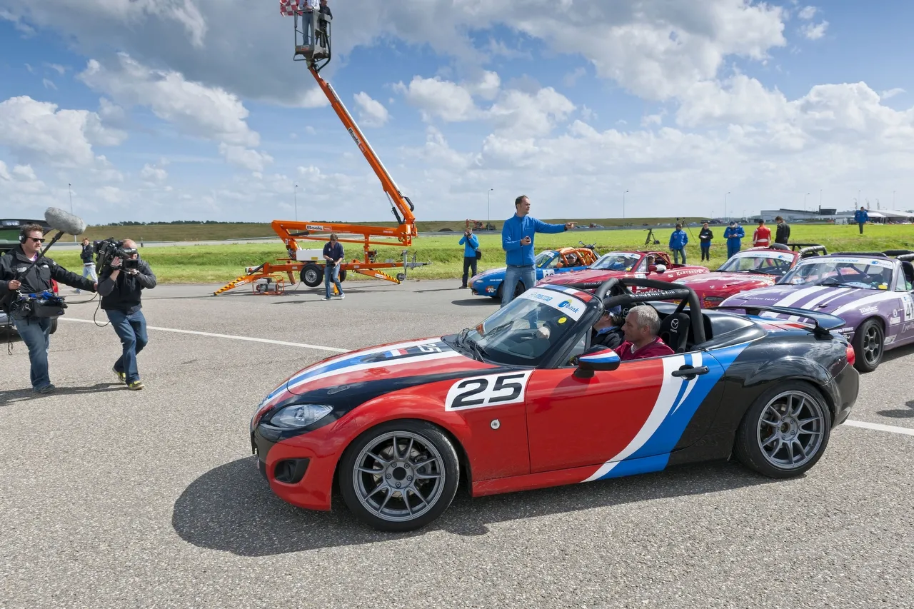 5099450-mazda-max-5-2013-10-jpg72.jpg