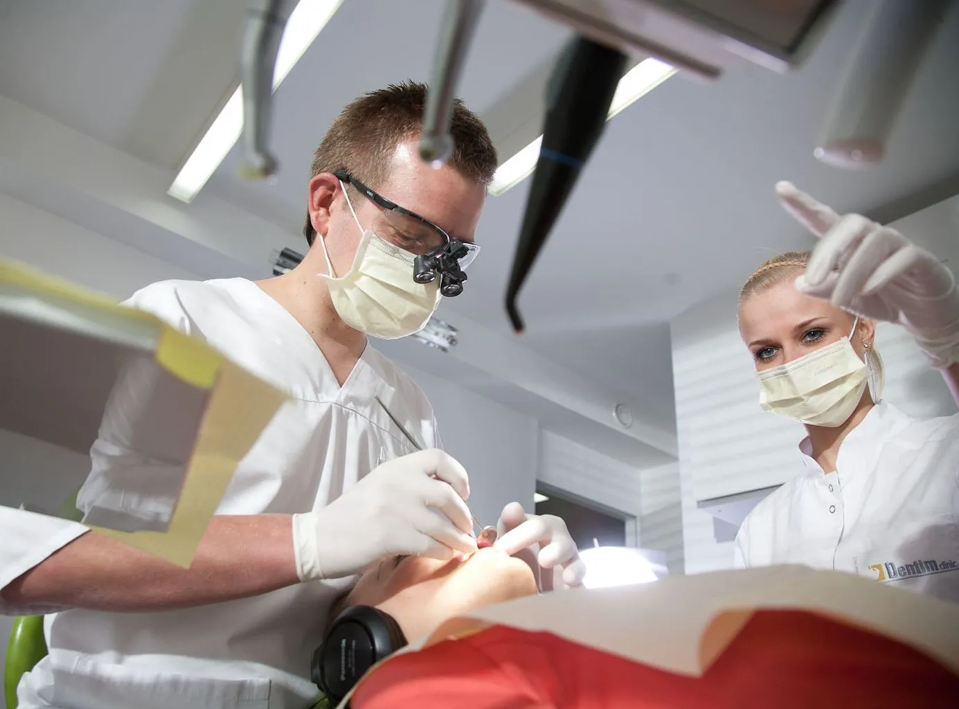 5169773-zabieg-w-dentim-clinic.jpg