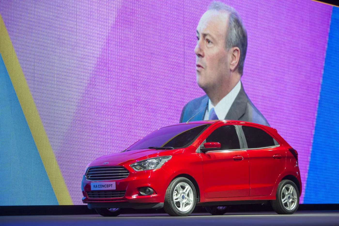 5714340-ford-gofurther2013-040.jpg