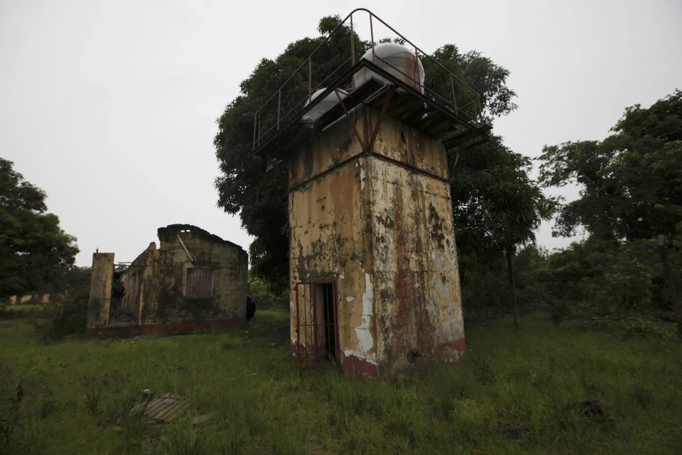 5863137-wiezienie-tekunle-nigeria.jpg