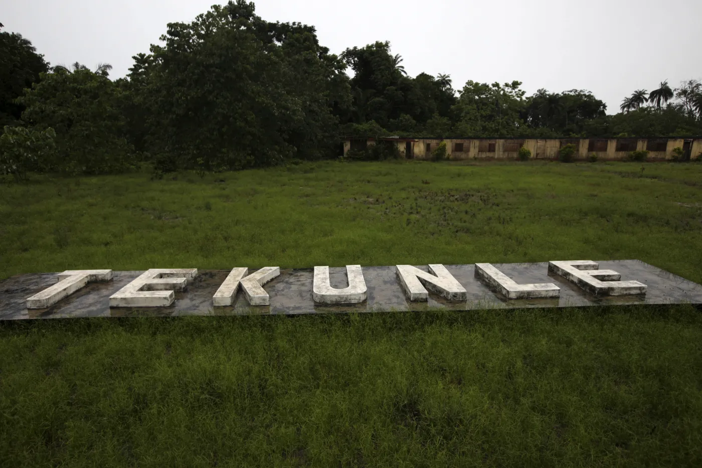 5863282-wiezienie-tekunle-nigeria.jpg
