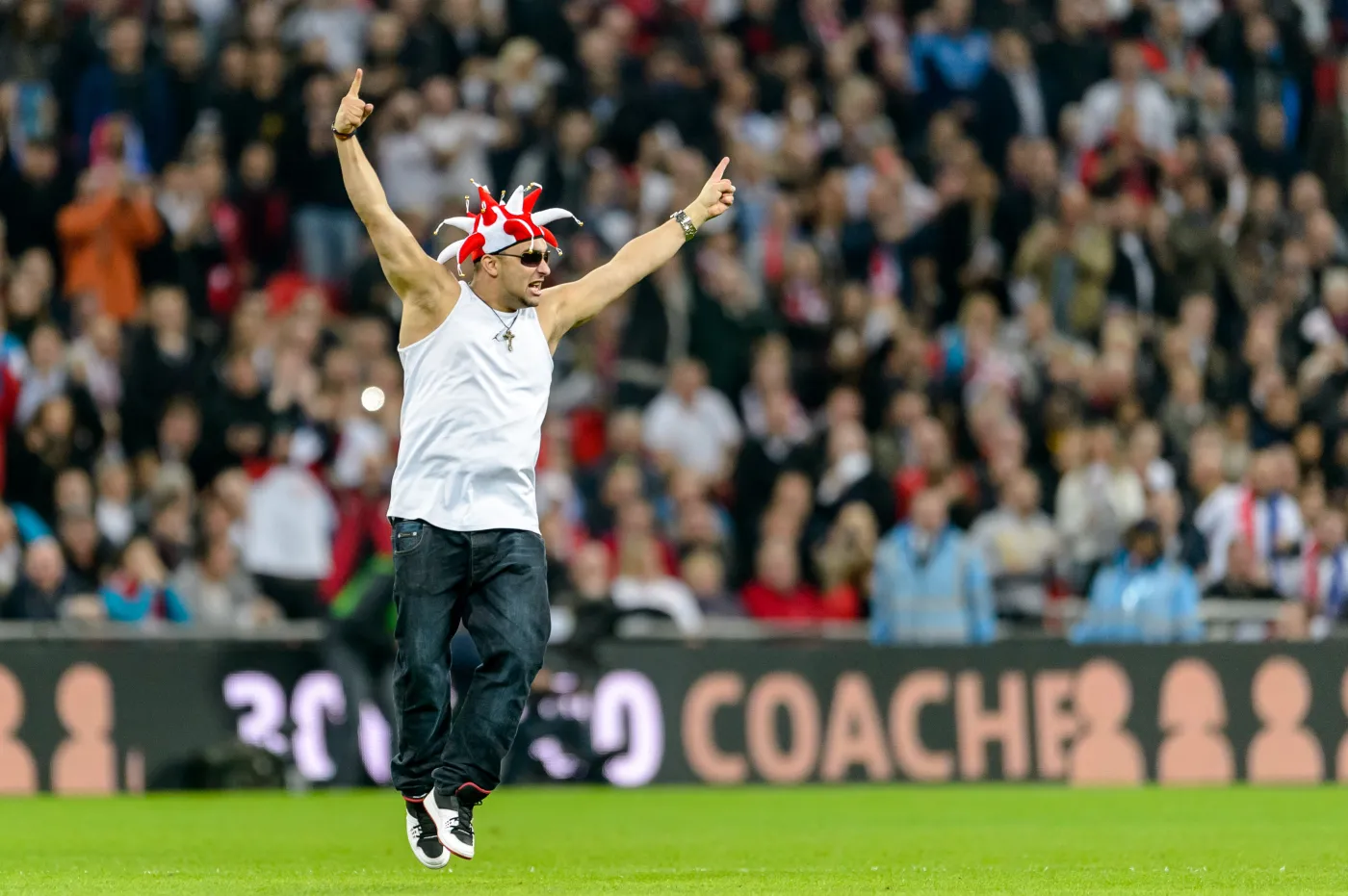 5525278-polscy-kibice-na-wembley.jpg