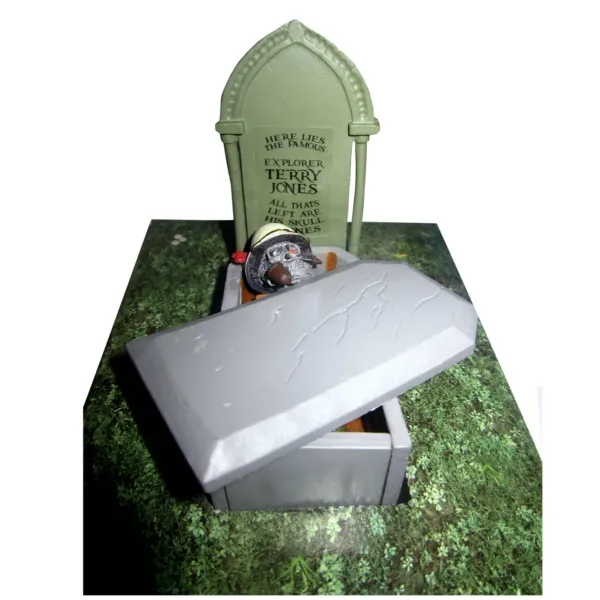 Makabryczne figurki w trumienkach. Oferta zabawek w znanej sieci