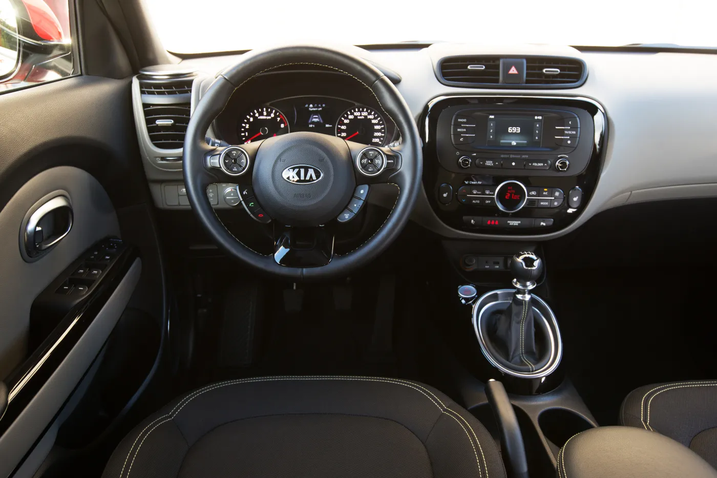 6078623-new-kia-soul-detail-028.jpg