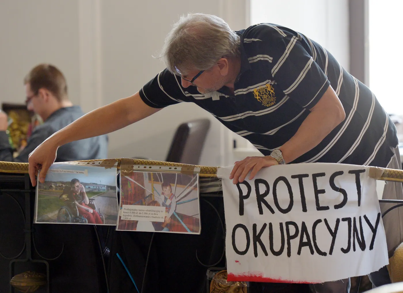 6133503-koniec-protestu-rodzicow.jpg