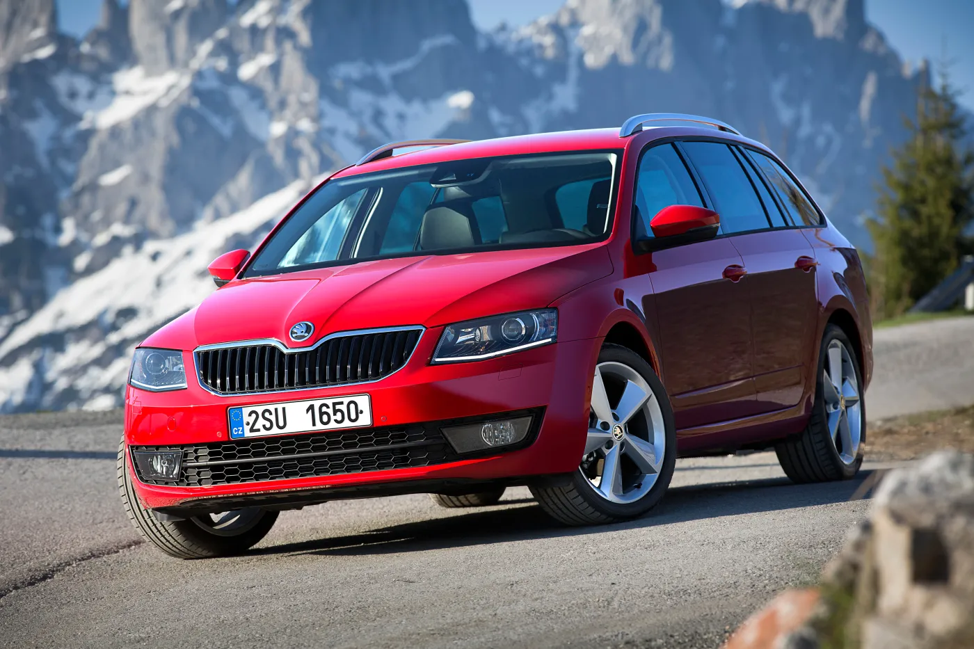 5057507-skoda-octavia-combi-main1.jpg