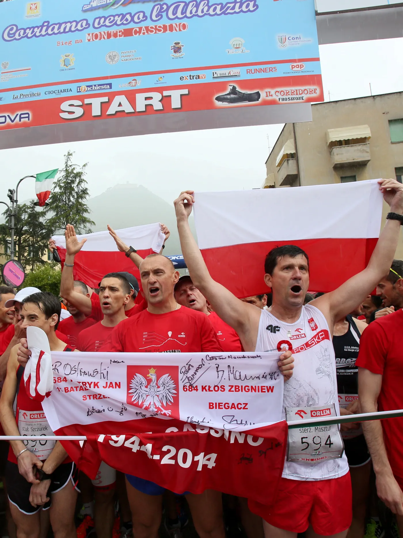 6300099-donald-tusk-monte-cassino.jpg