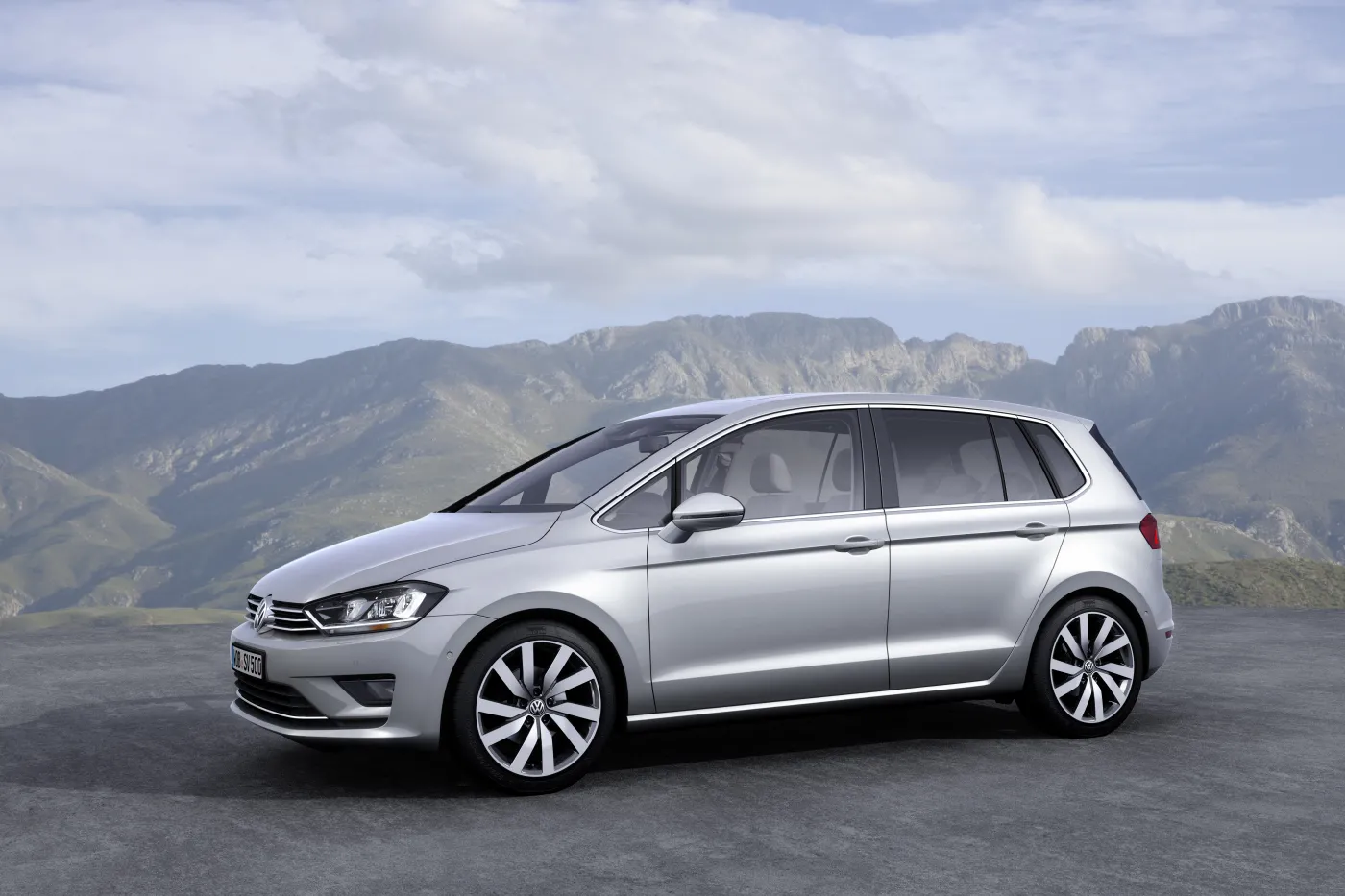 5384156-golf-sportsvan-concept-01.jpg