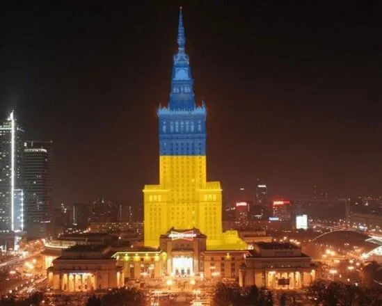 5968403-polska-wspiera-ukraincow.jpg
