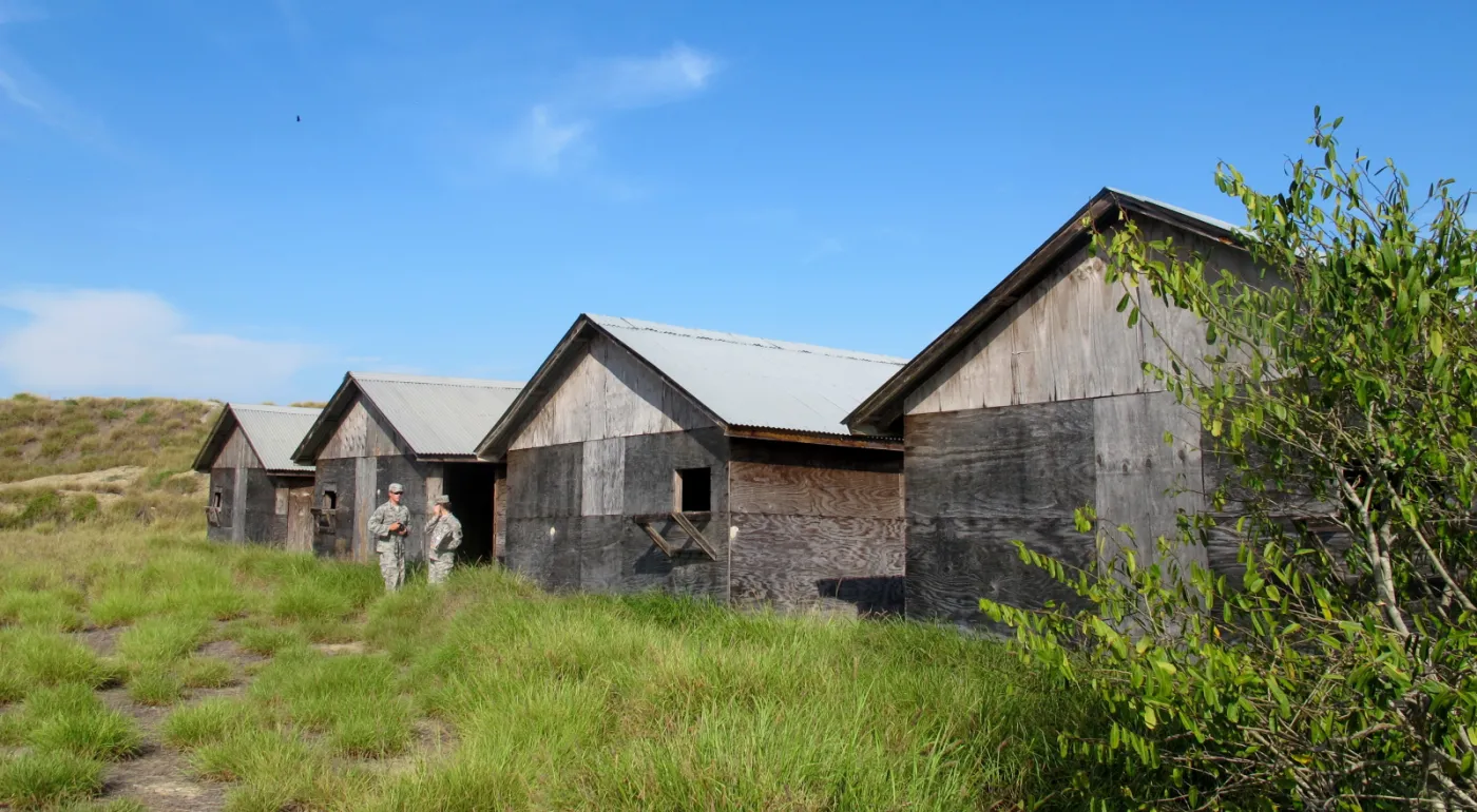 6610858-wiezienie-w-guantanamo.jpg
