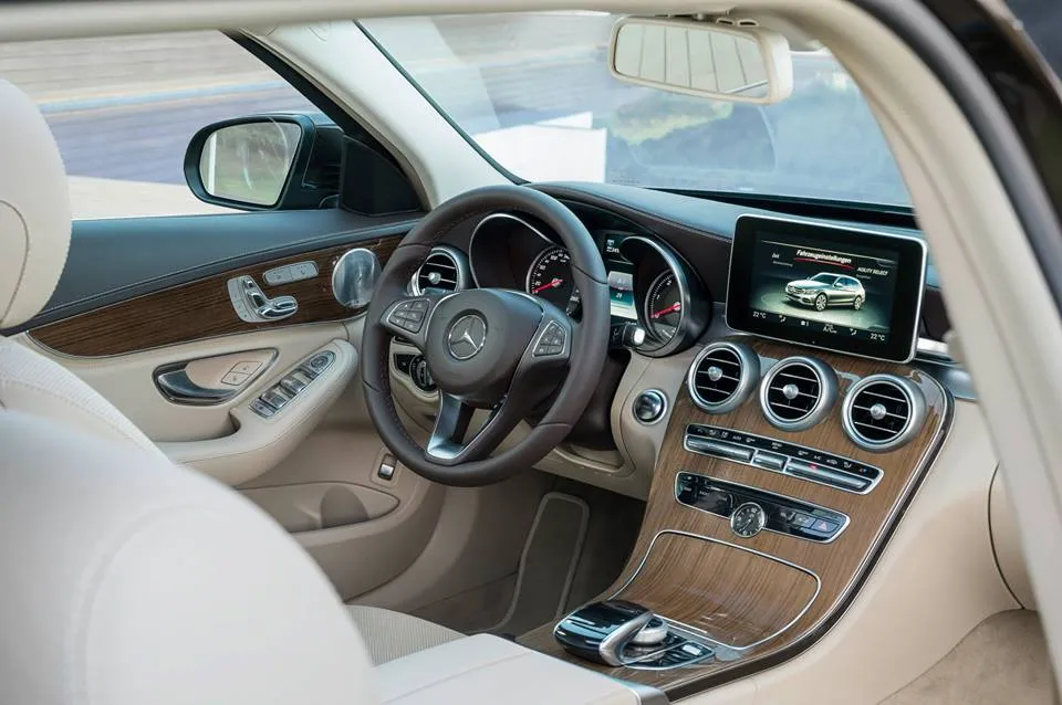Nowy mercedes z plecakiem! Zobacz, jak wygląda klasa C kombi. Pierwsze zdjęcia