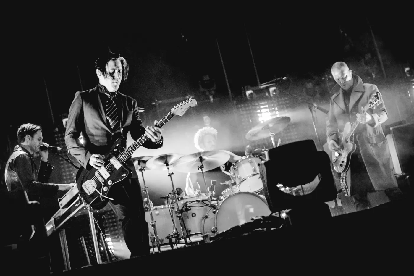 6422651-queens-of-the-stone-age.jpg