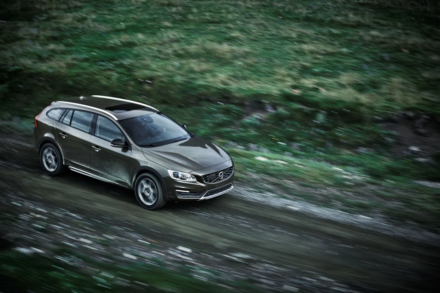 7025552-volvo-v60-cross-country.jpg