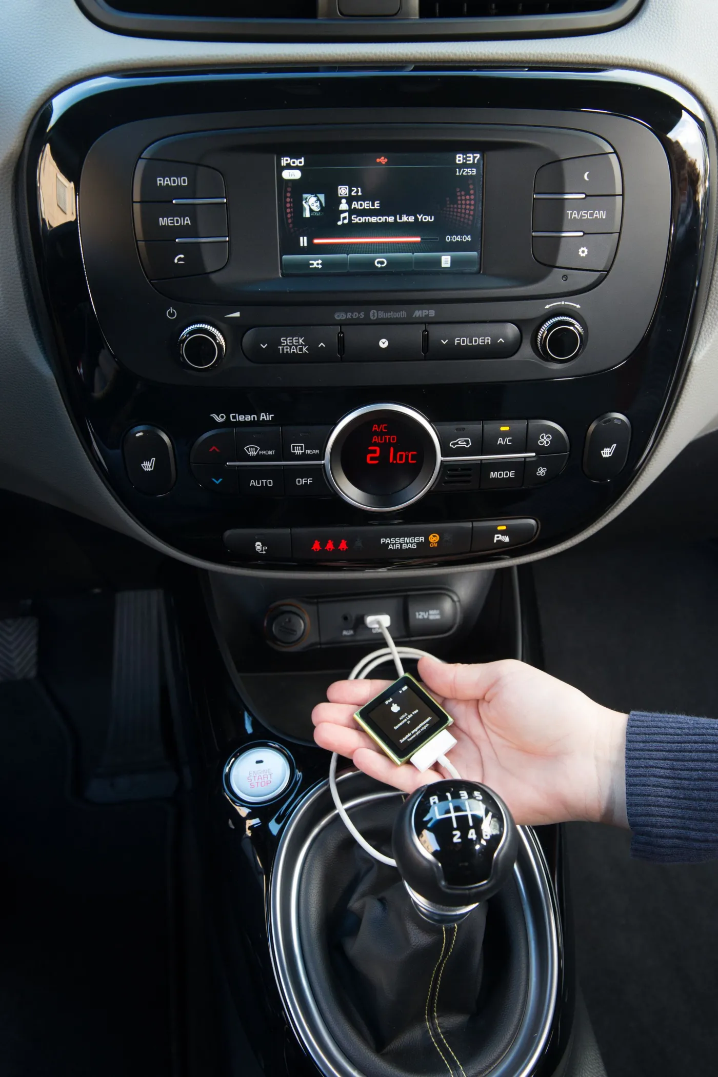 6078739-new-kia-soul-detail-027.jpg