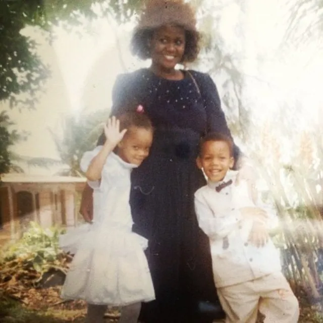 7251031-rihanna-i-rorrey-z-mama.jpg