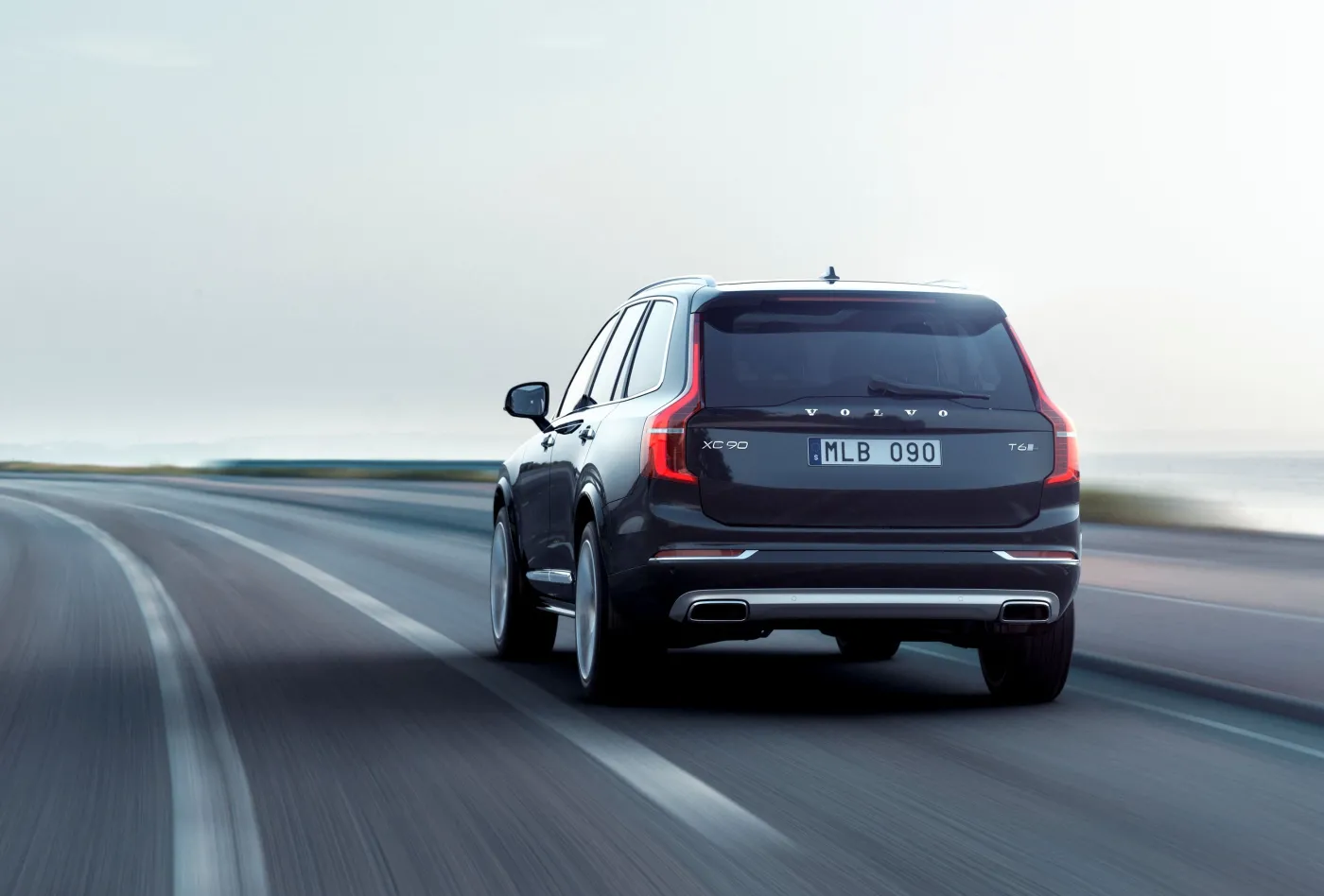 6841582-volvo-xc90-first-edition.jpg