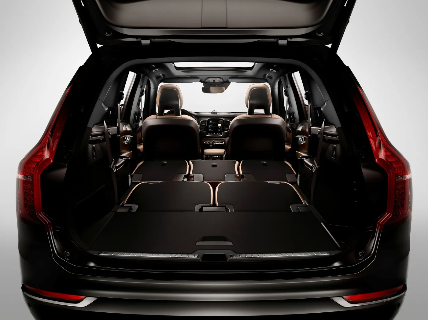 6841727-volvo-xc90-first-edition.jpg