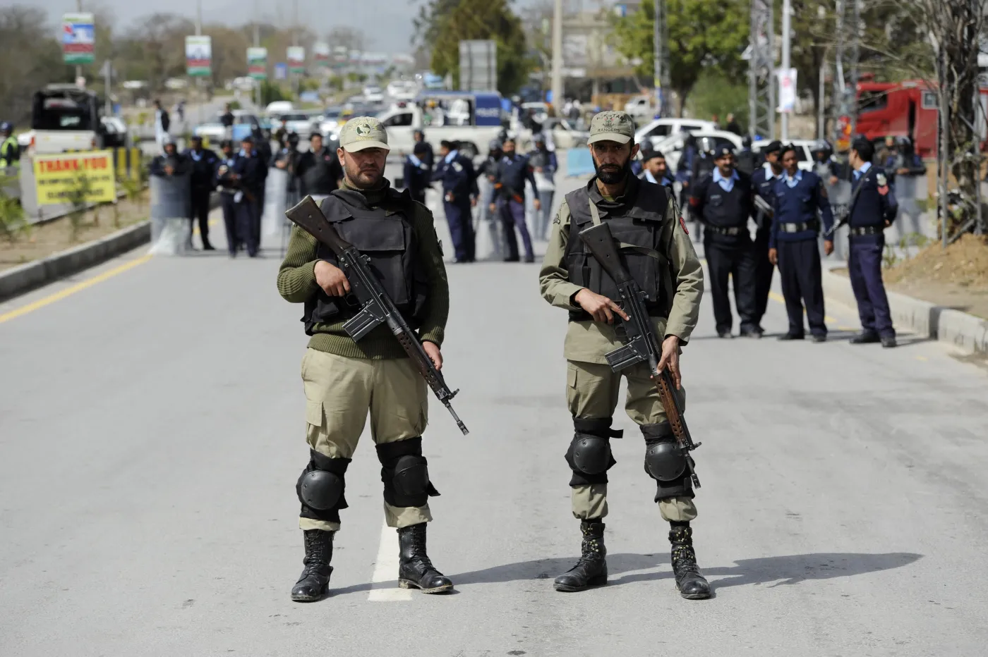 Pakistańscy policjanci