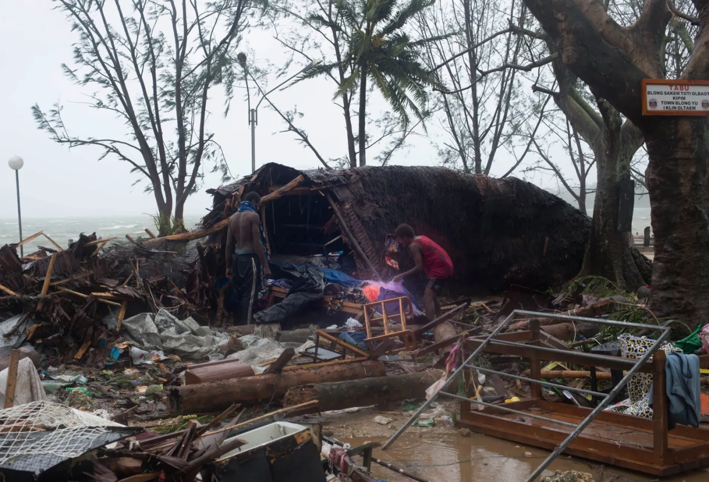 7541087-cyklon-uderzyl-w-vanuatu.jpg