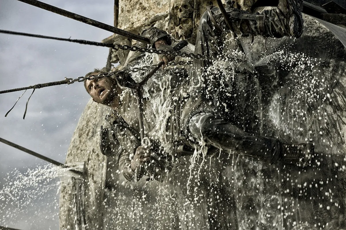 7586104-mad-max-na-drodze-gniewu.jpg