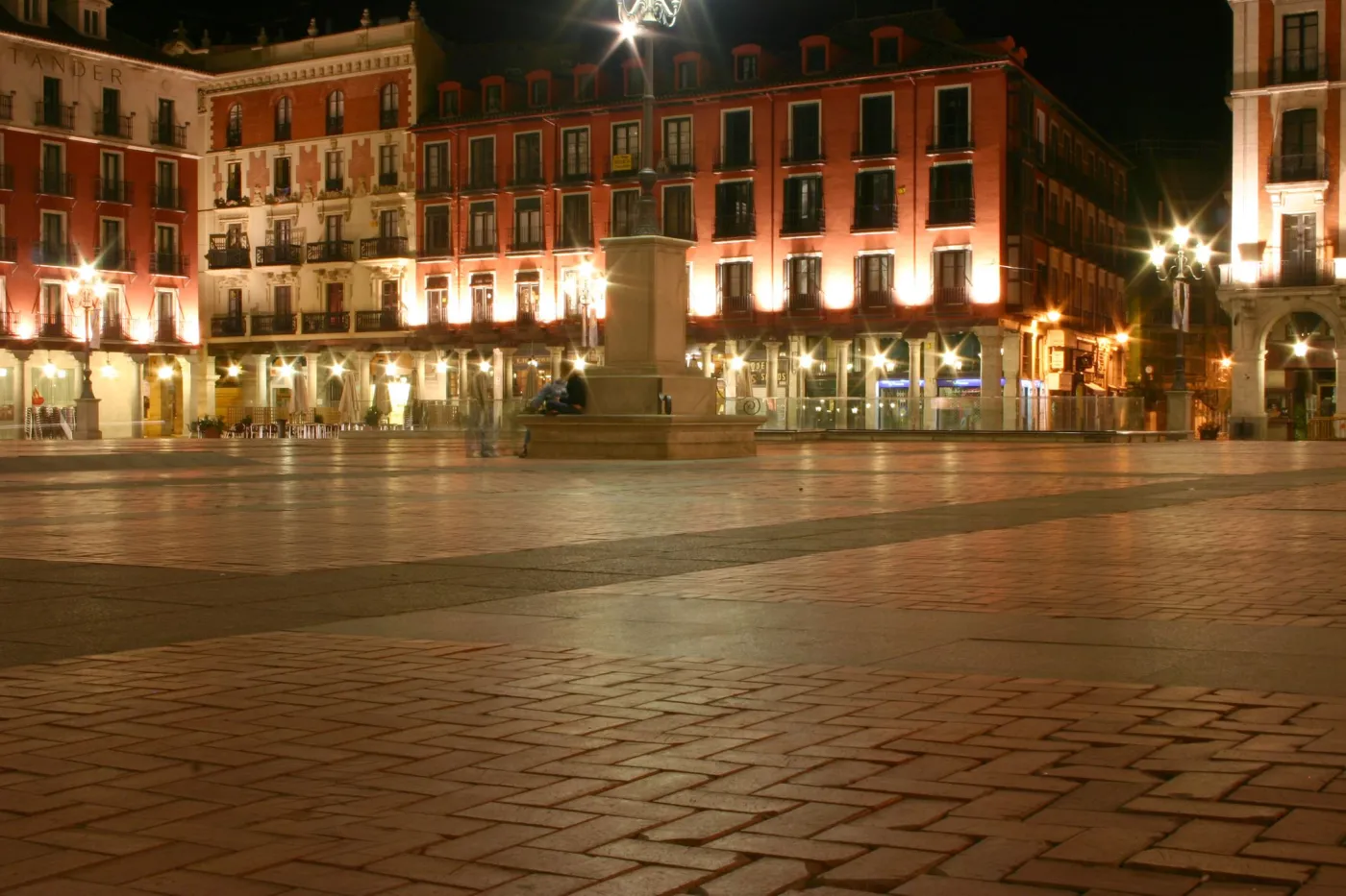 7835165-piaza-mayor-w-valladolid.jpg
