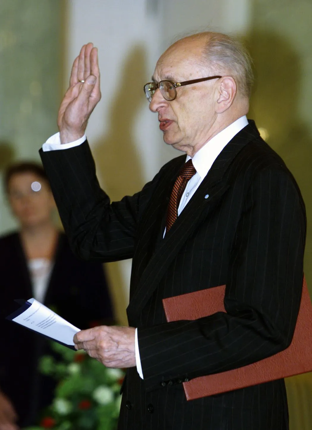 7694934-wladyslaw-bartoszewski.jpg