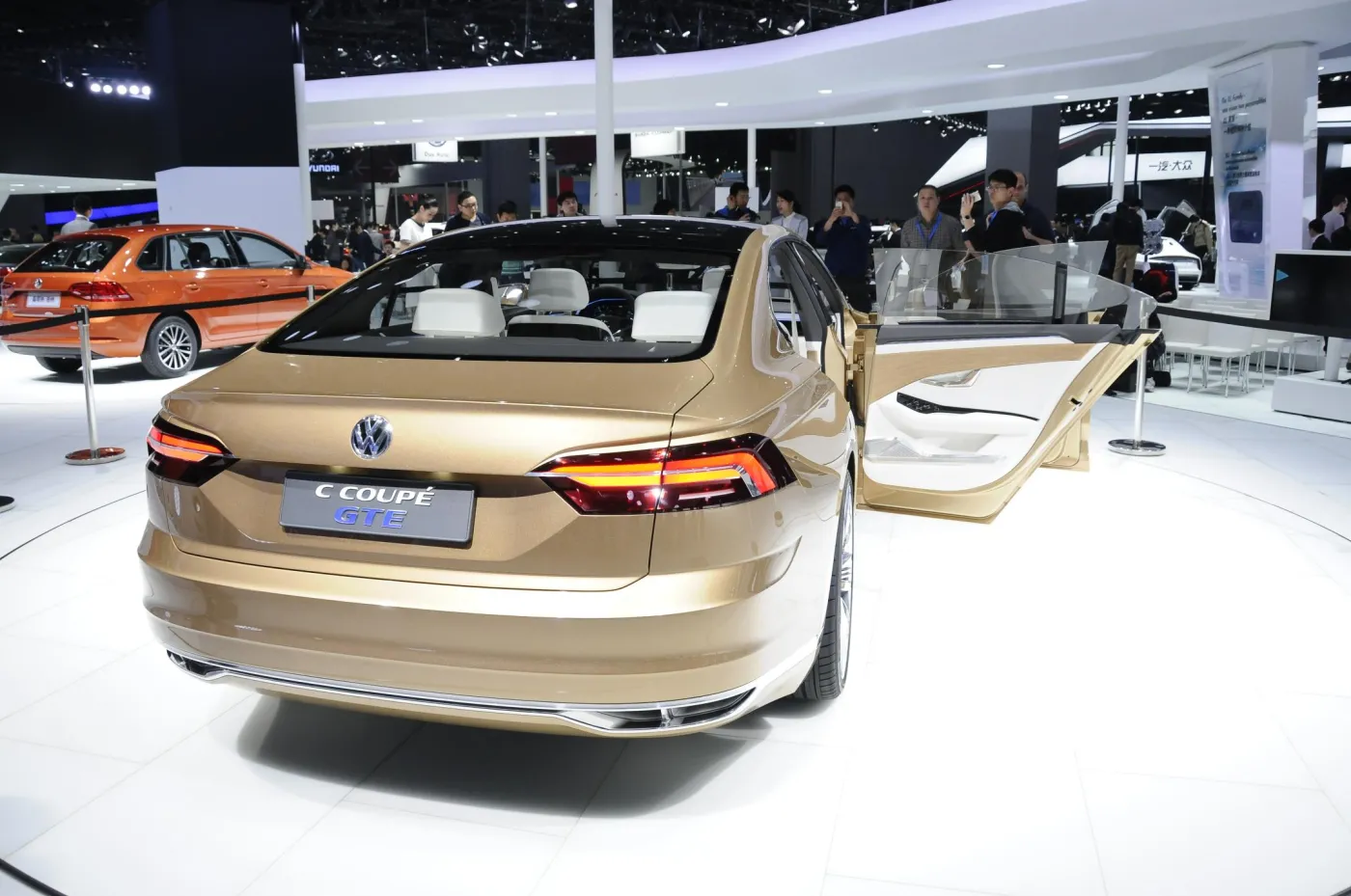 7708360-volkswagen-c-coupe-gte.jpg