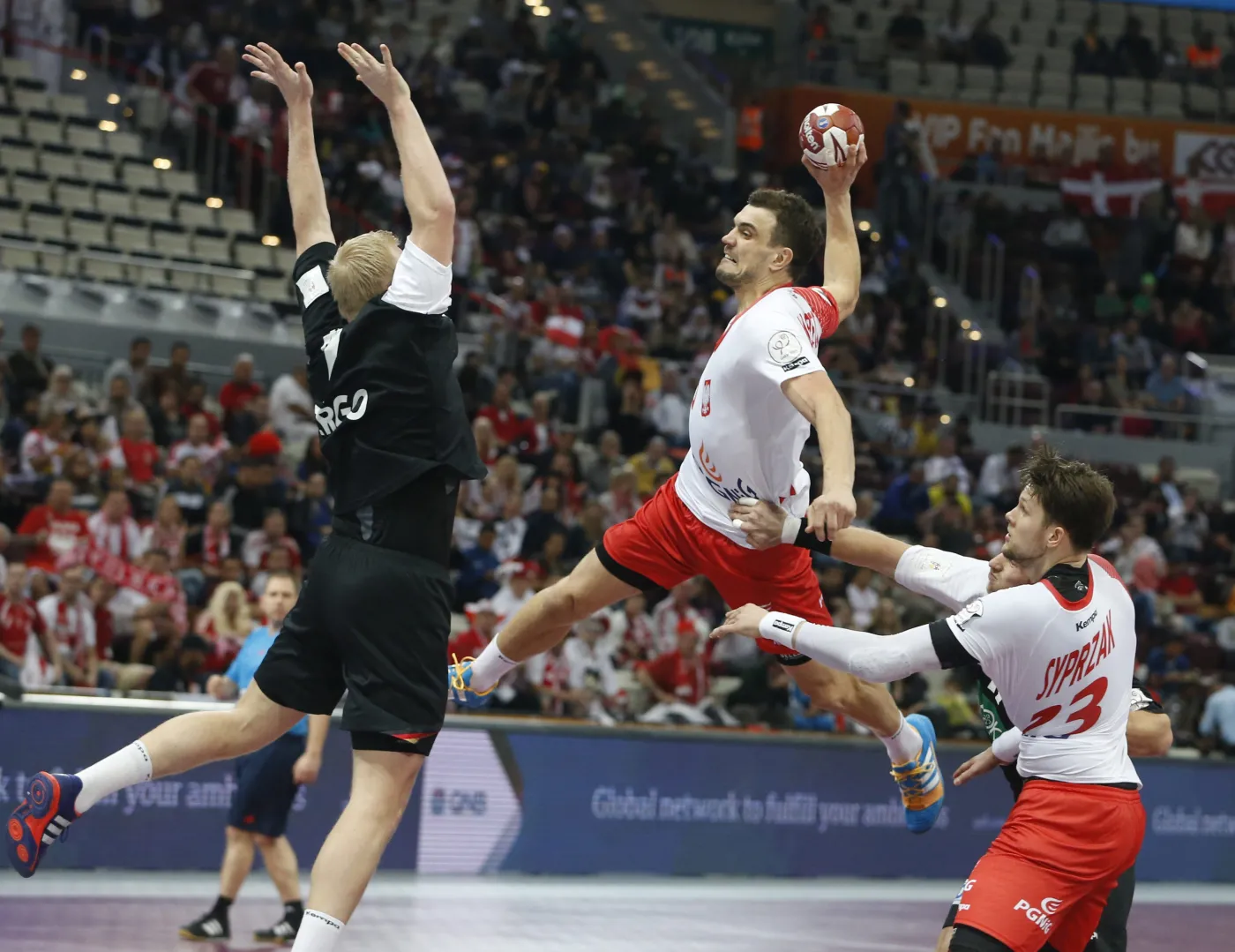 7310149-w-akcji-michal-jurecki.jpg