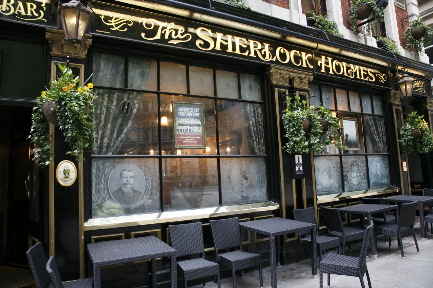 7338985-the-sherlock-holmes-pub.jpg