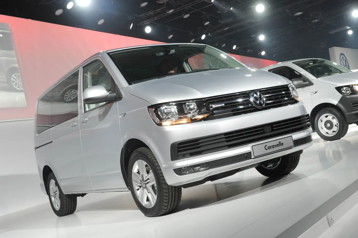 7661228-volkswagen-transporter-t6.jpg