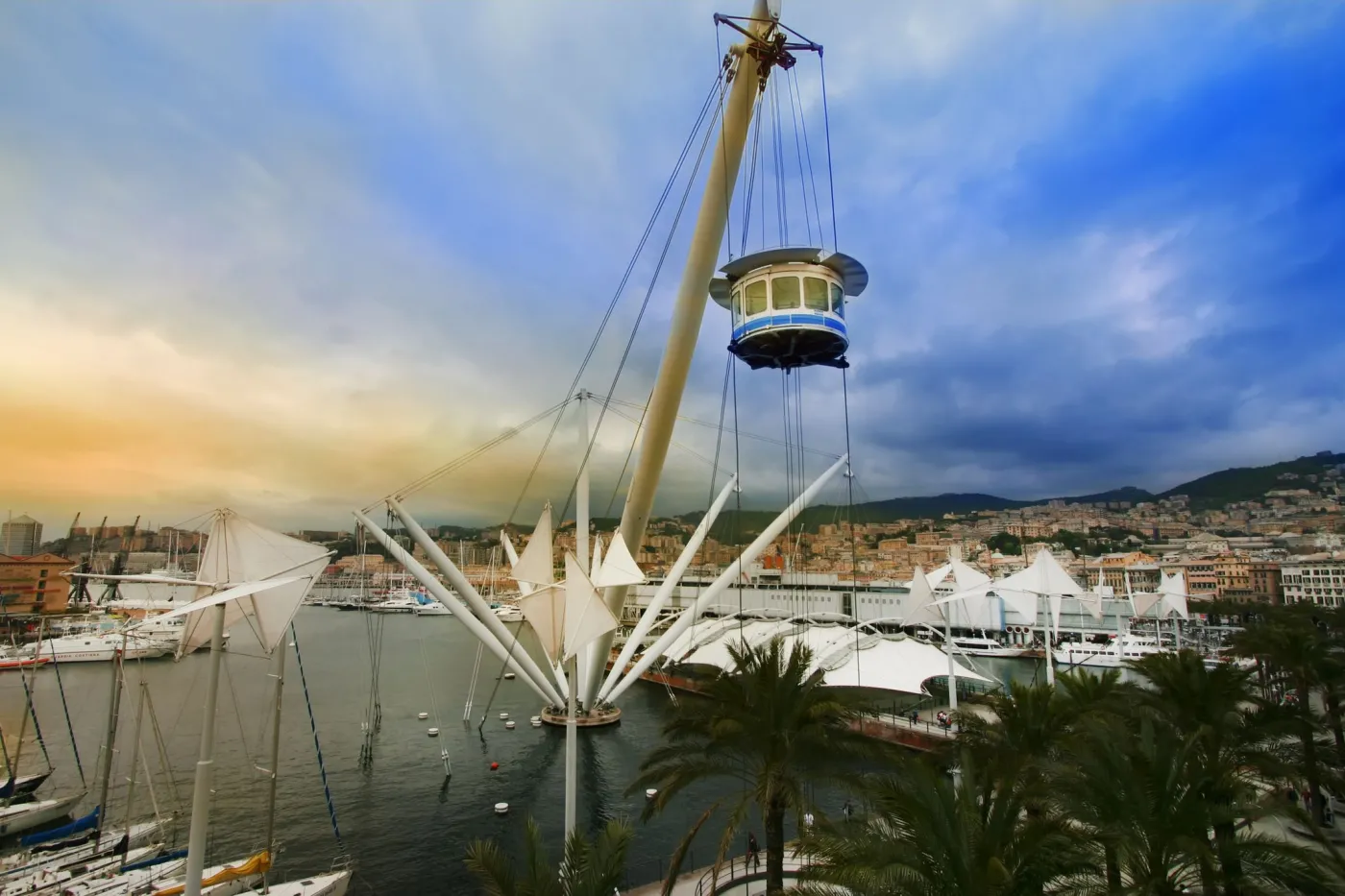 8033189-porto-antico-genua-wlochy.jpg