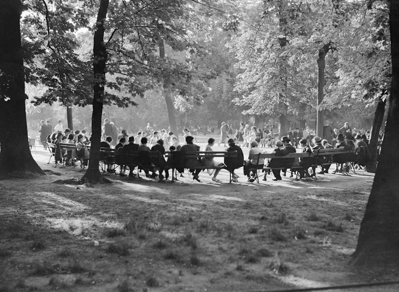 5840063-ogrod-saski-warszawa-1934.jpg